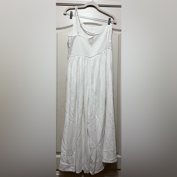 Asymmetrical women’s jumpsuit. White. Worn twice. Size Large - Picture 7 of 8
